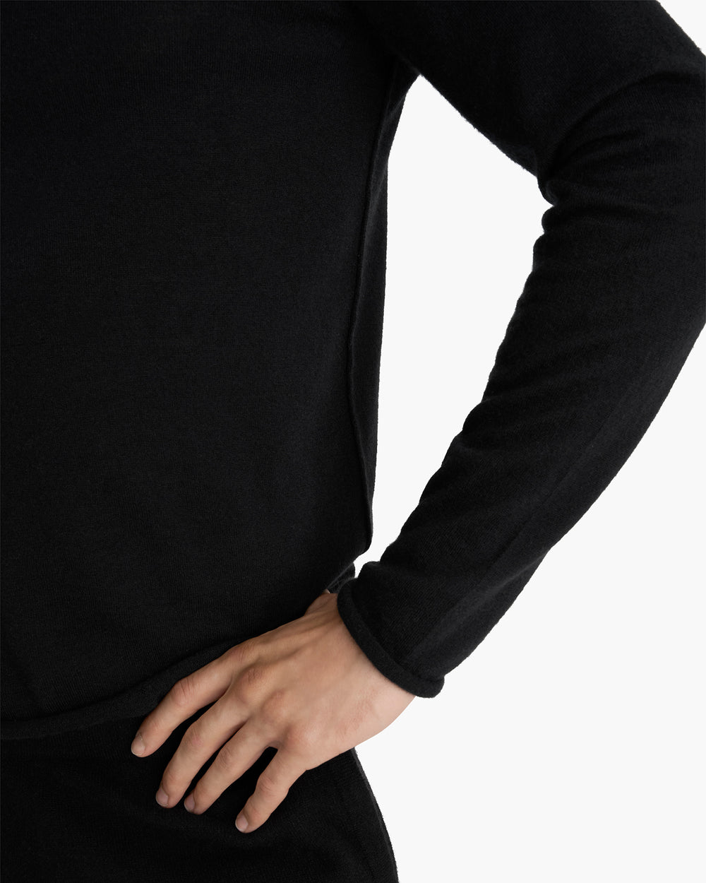 Lightweight Cashmere V-Neck - Black