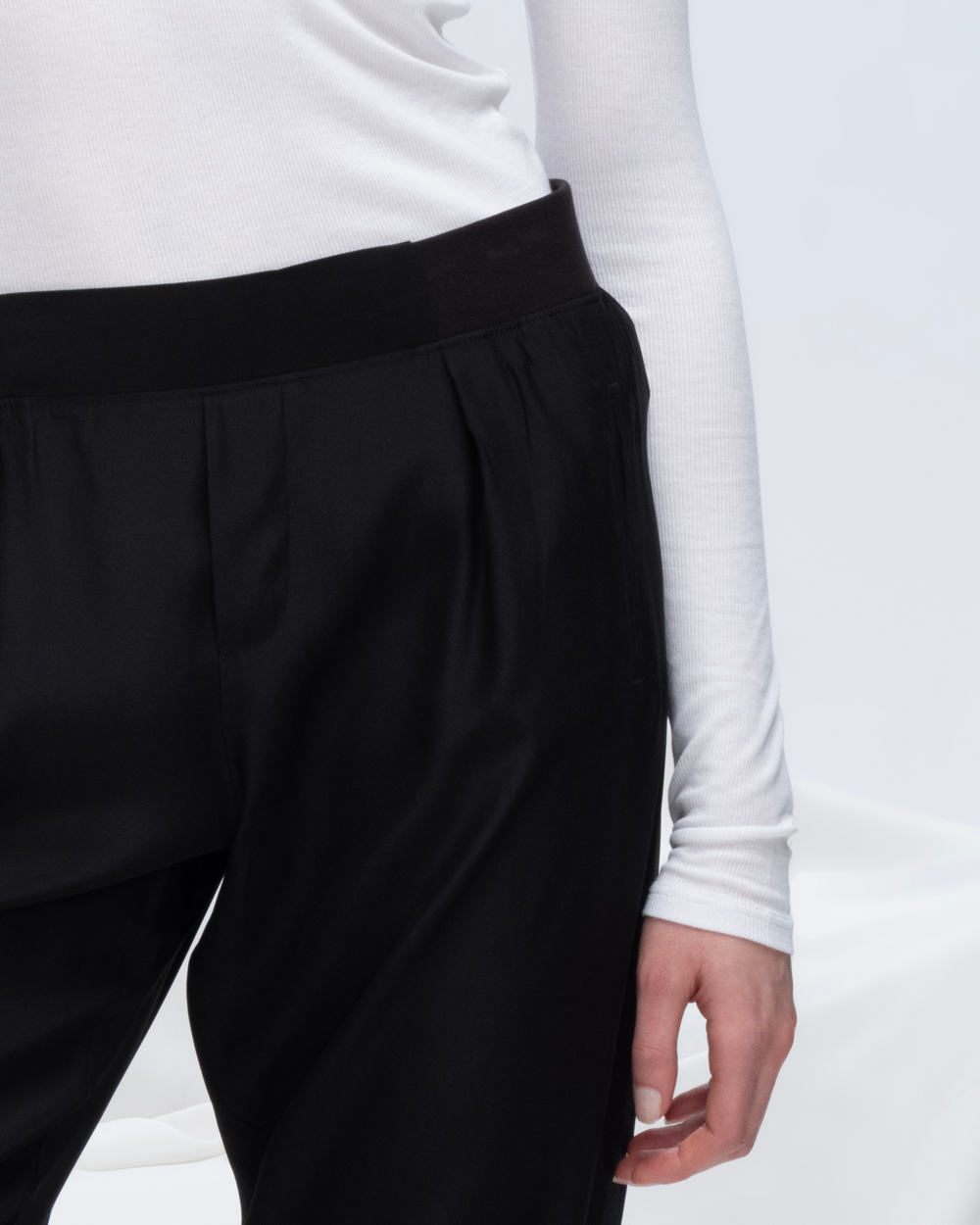 Silk Joggers - Black