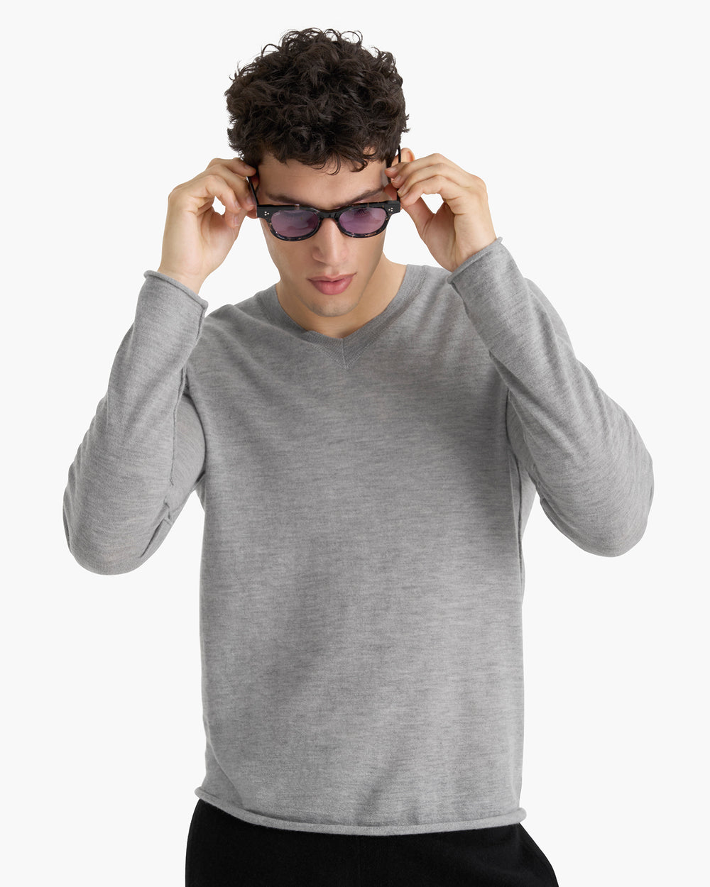 Lightweight Cashmere V-Neck - Heathered Grey