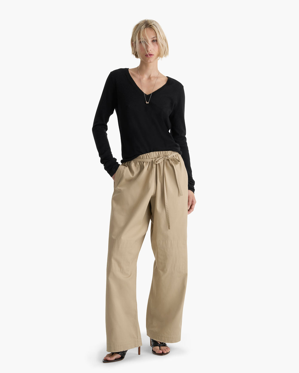 Lightweight Cashmere V-Neck - Black