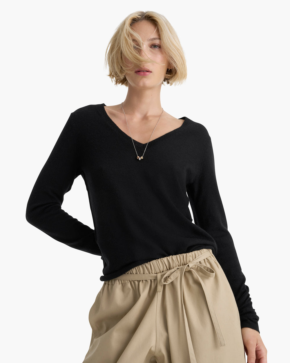 Lightweight Cashmere V-Neck - Black