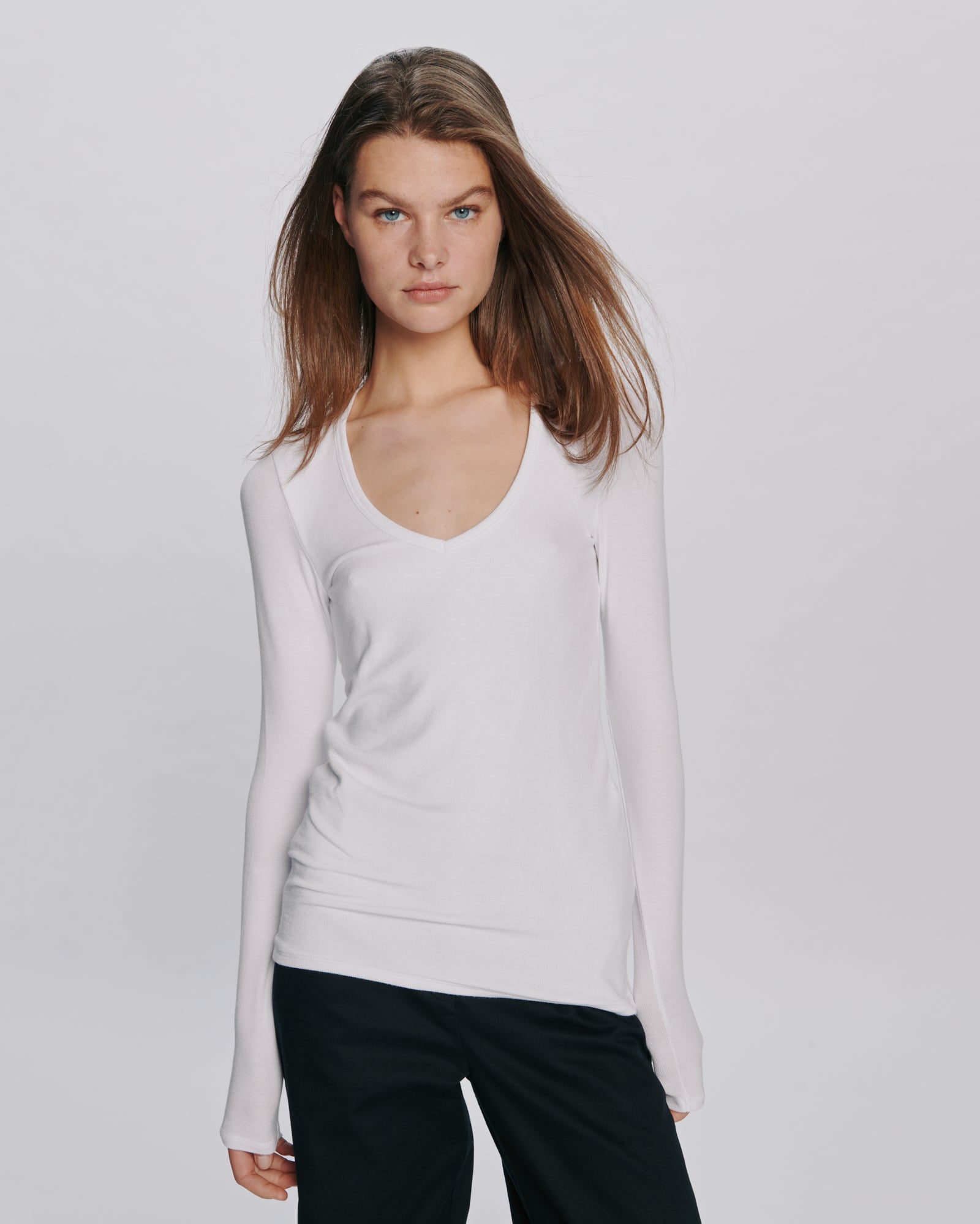 美品✨ENFOLD MELLOW RIB LONG-SLEEVE T-SHIRT Modal Rib Long Sleeve V-Neck Tee - White – ATM Anthony Thomas Melillo