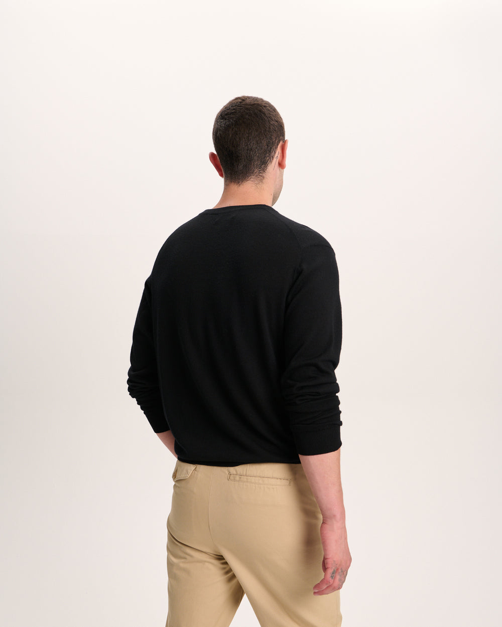 Extra Fine Merino Wool Long Sleeve Crew Neck Tee - Black