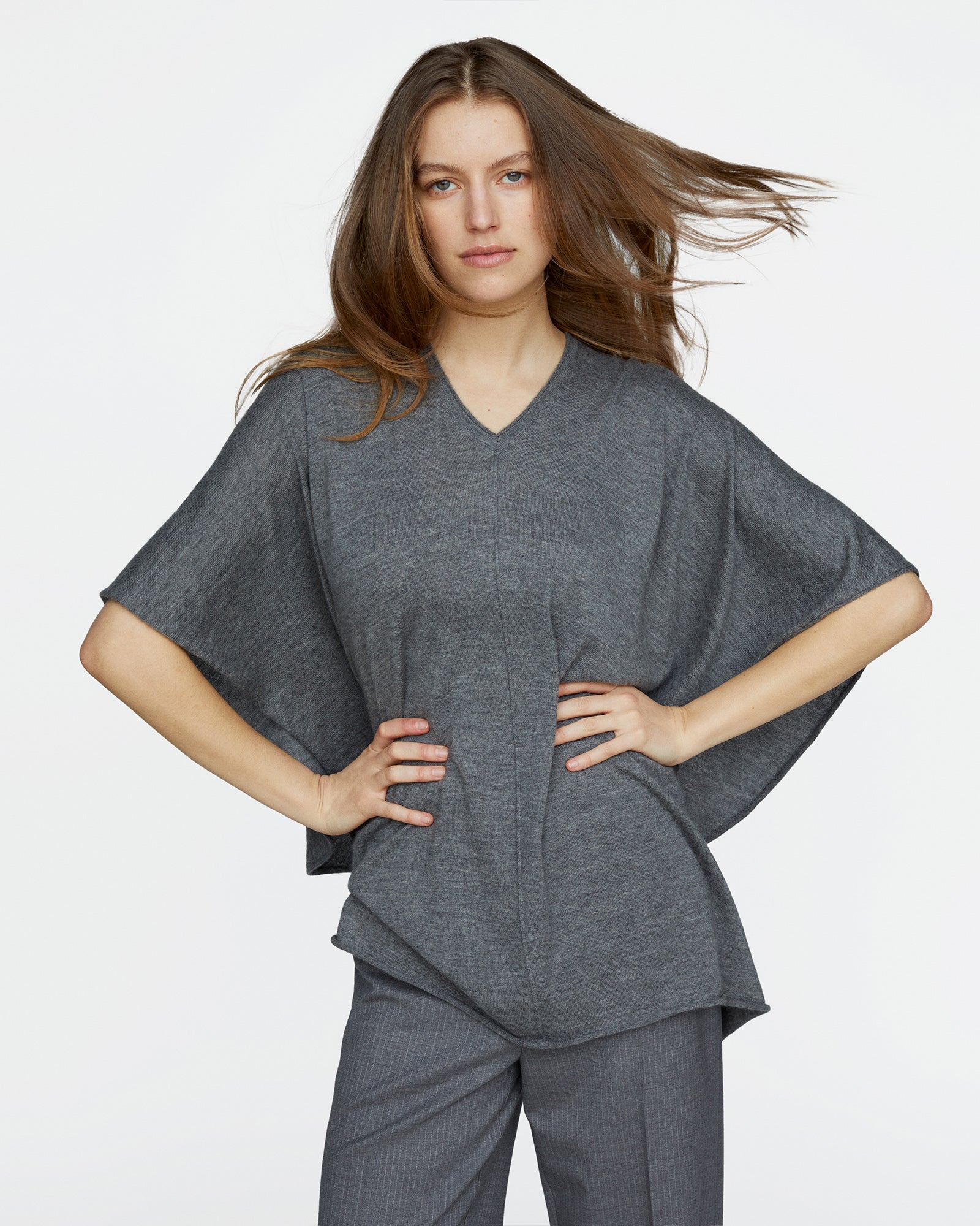 Cashmere Poncho - Medium Heather Grey