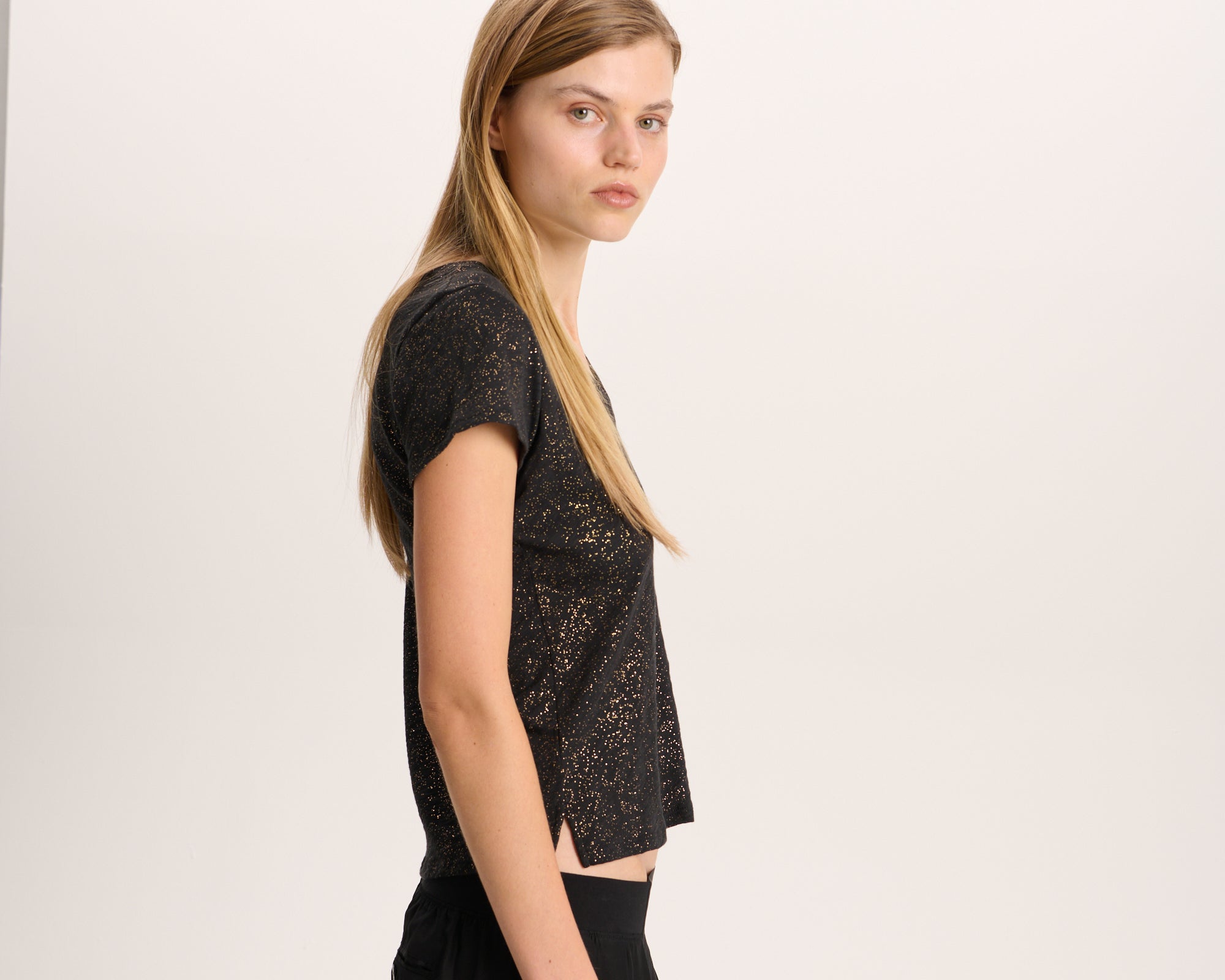 Slub Jersey Foil Schoolboy V-Neck Tee - Black Gold