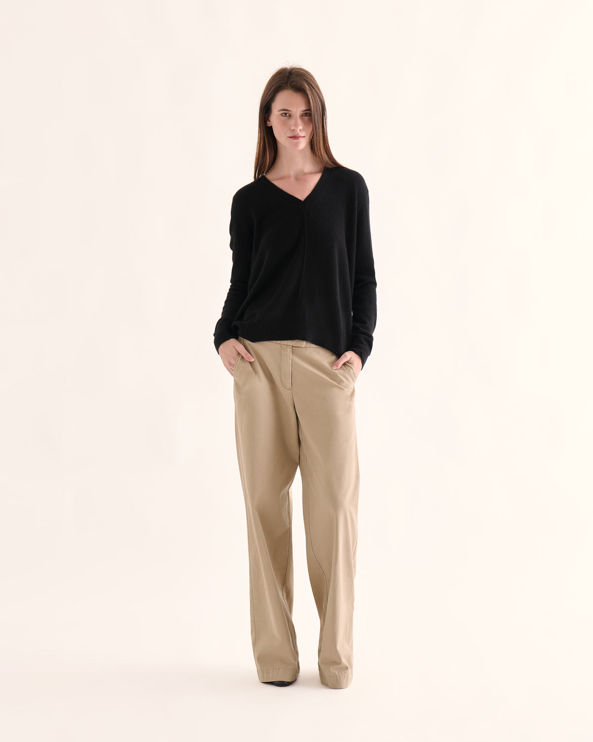 Cashmere V-Neck Relaxed Sweater - Black