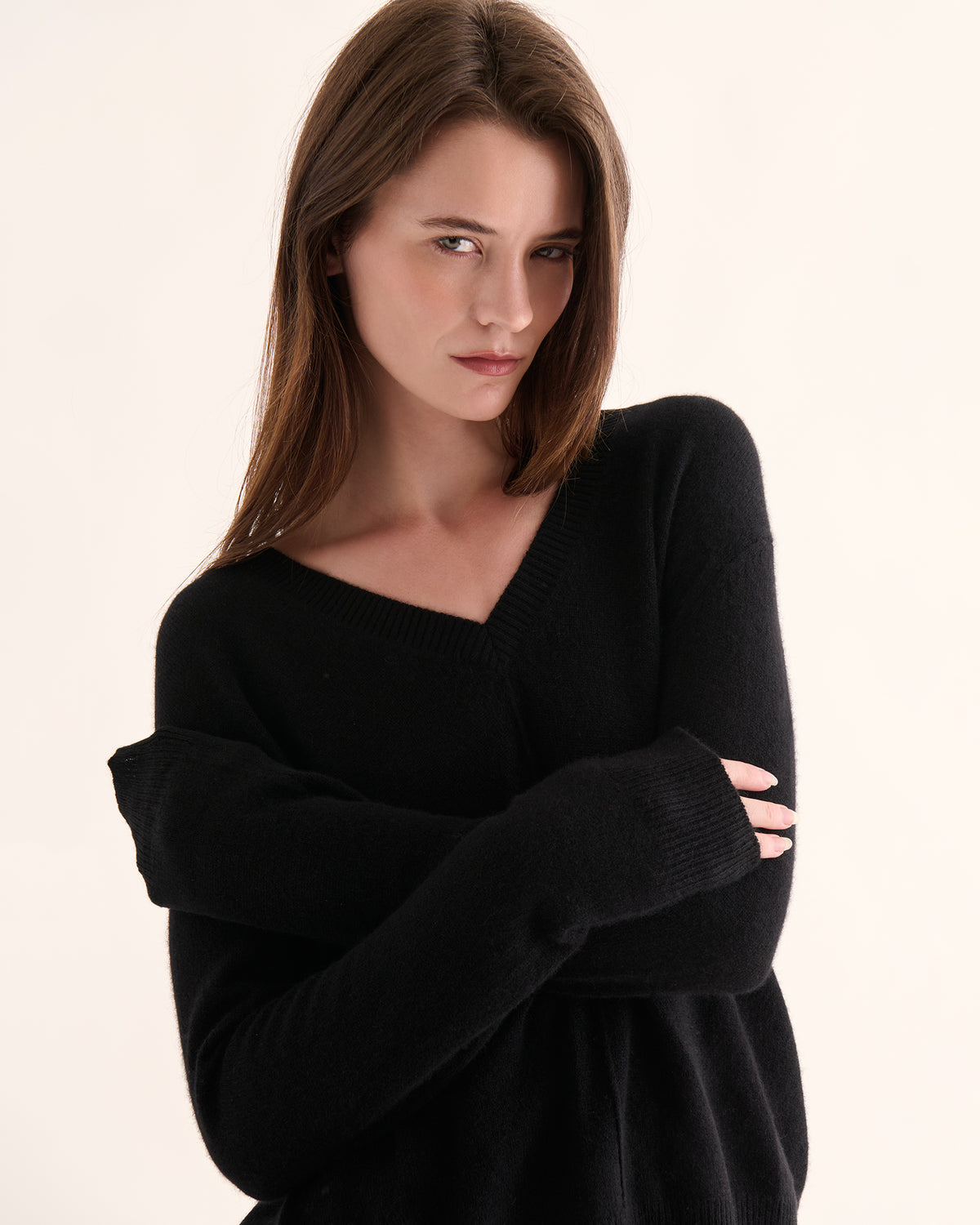 Cashmere V-Neck Relaxed Sweater - Black