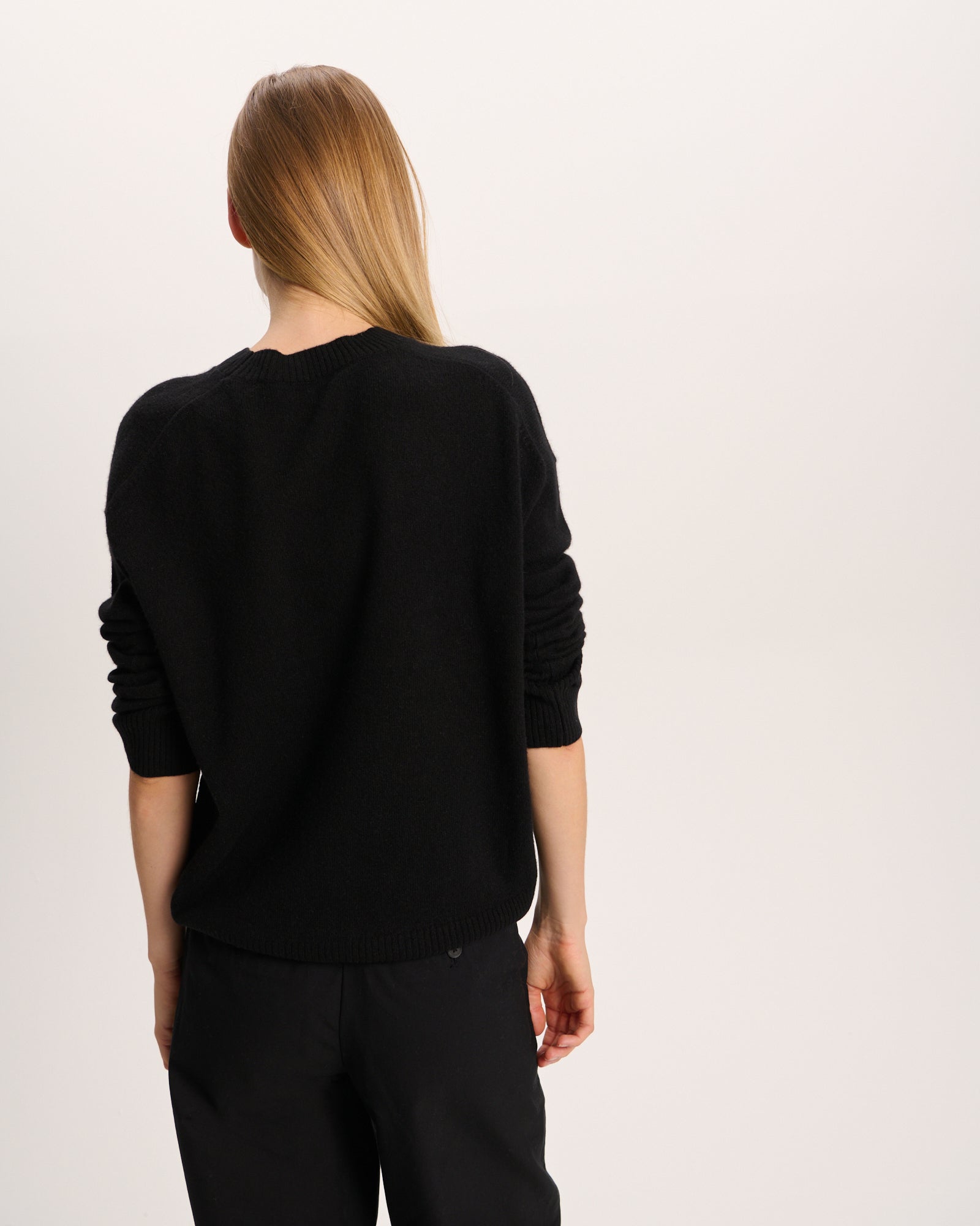 Cashmere Crew Neck Sweater - Black