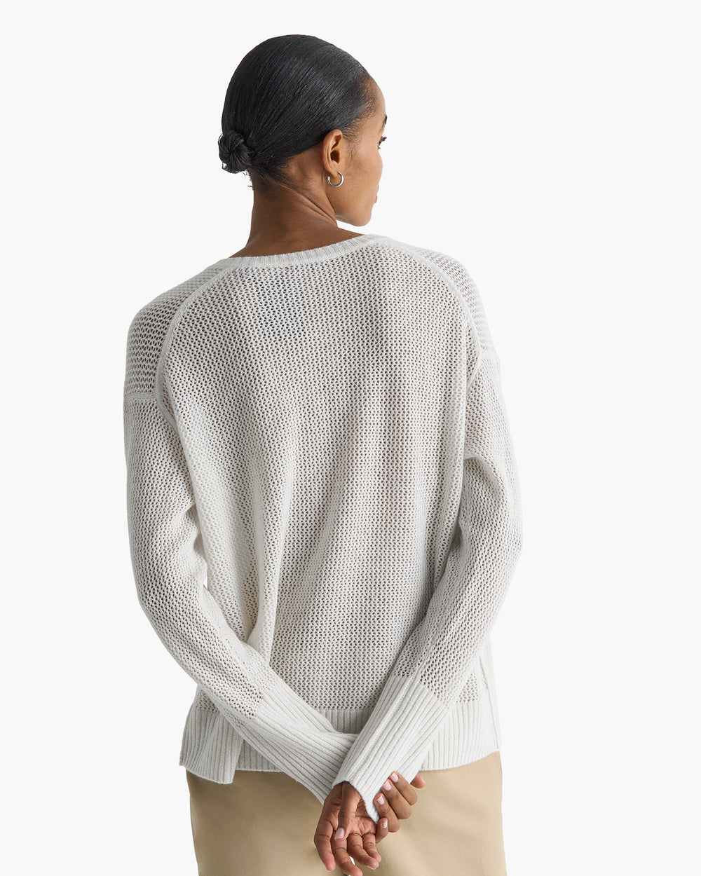 Cashmere Mesh Stitch V-Neck Sweater - Seashell Sparkle