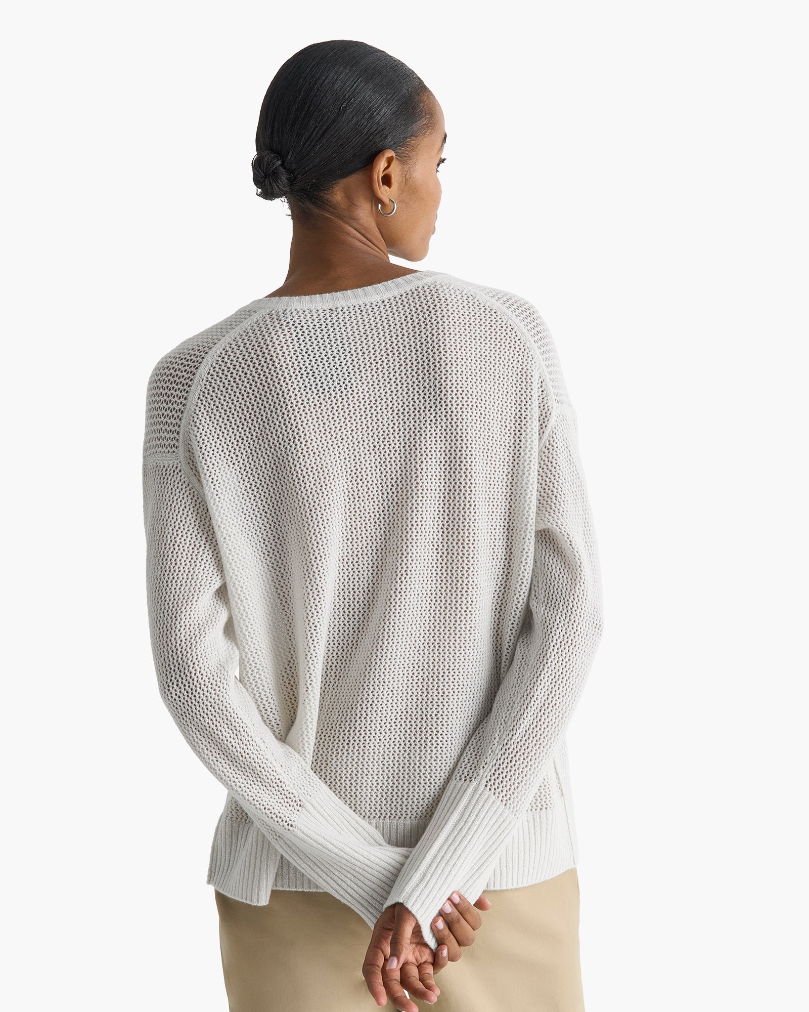 Cashmere Mesh Stitch V-Neck Sweater - Seashell Sparkle