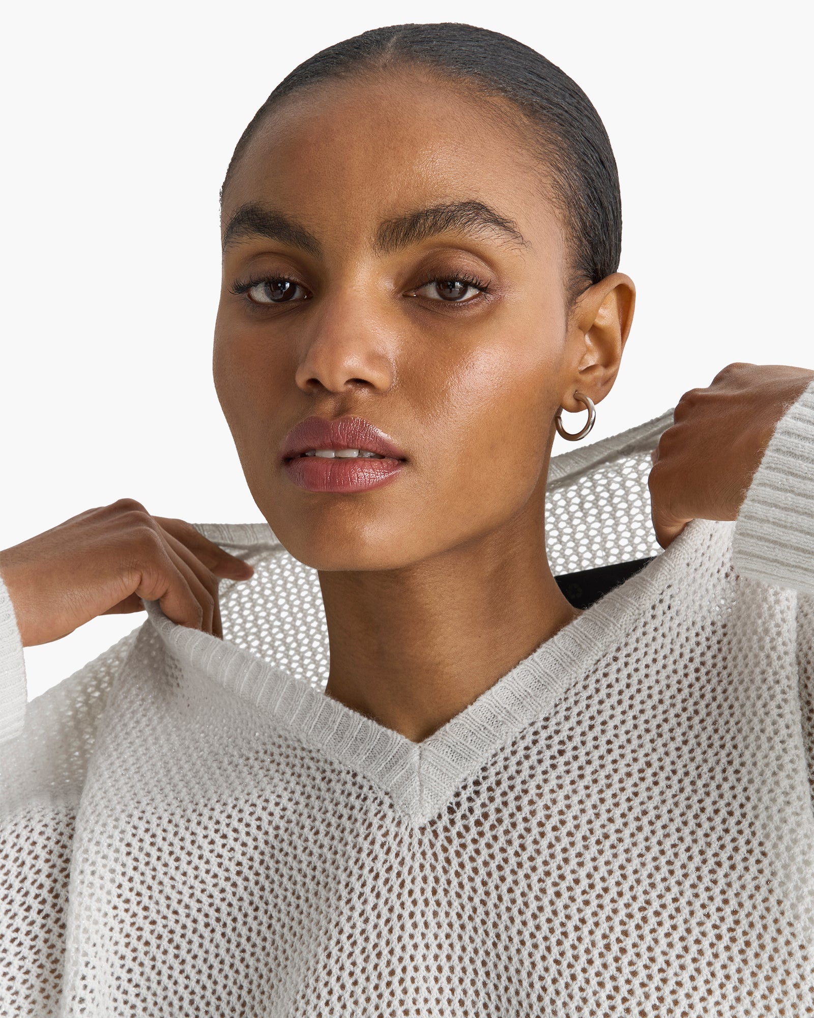 Cashmere Mesh Stitch V-Neck Sweater - Seashell Sparkle